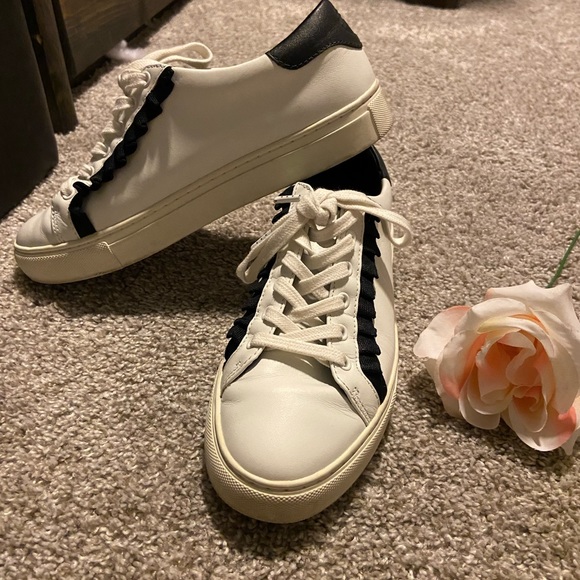 Tory Burch Sneaker - Picture 2 of 4